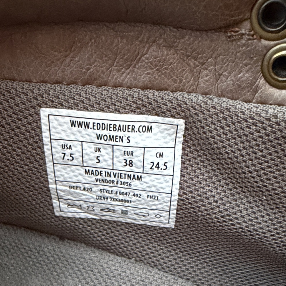 Eddie Bauer Brown Lace Up Boots with Red Laces - Picture 4 of 7